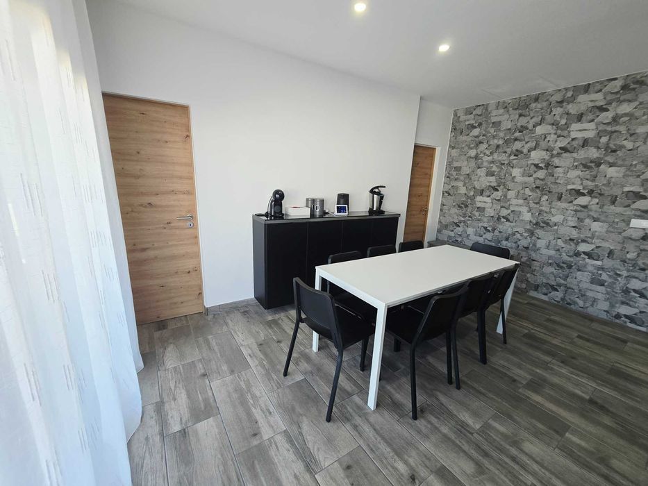Quarto mobilado com WC privativo I SÃO FELIX DA MARINHA I 550 € TUDO INCLUÍDO