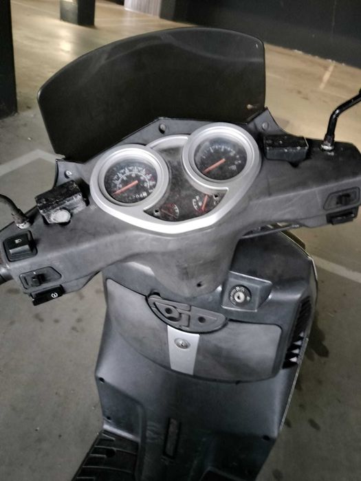 Scooter Keeway Outlook 125 com peças novas