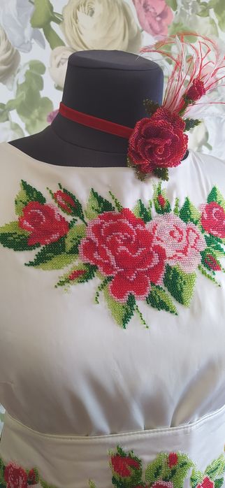 Сукня вишита біссером