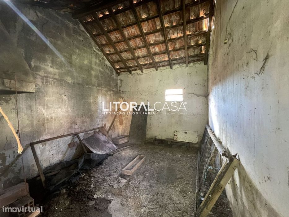 Moradia T3 para Recuperar com Terreno de 730 m² – A Poucos Minutos