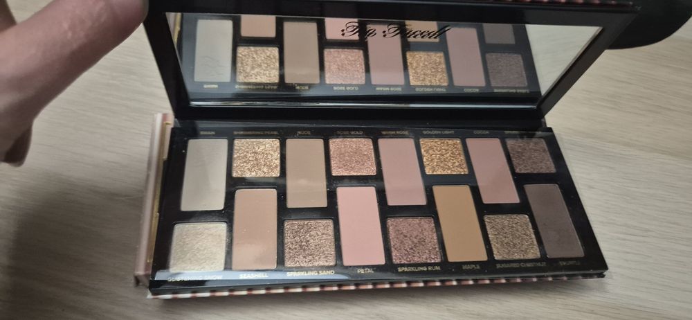 Too faced paleta cieni