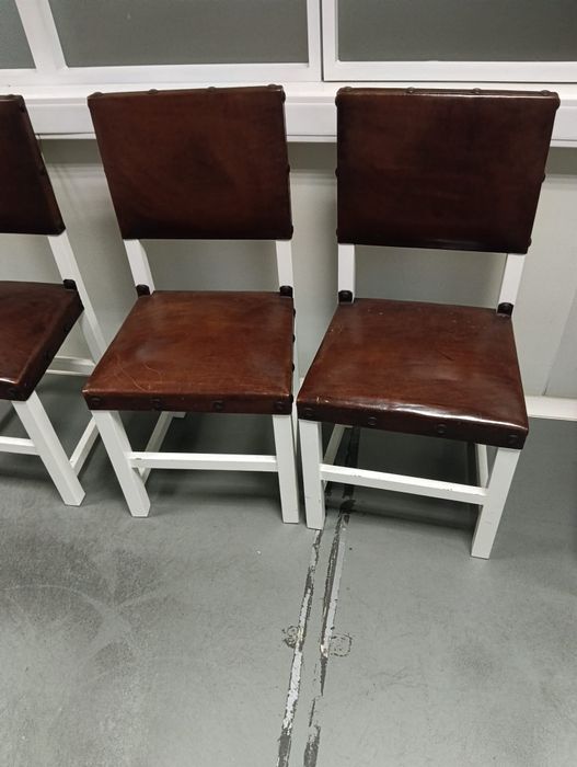 Mesa em Madeira C/ Cadeiras