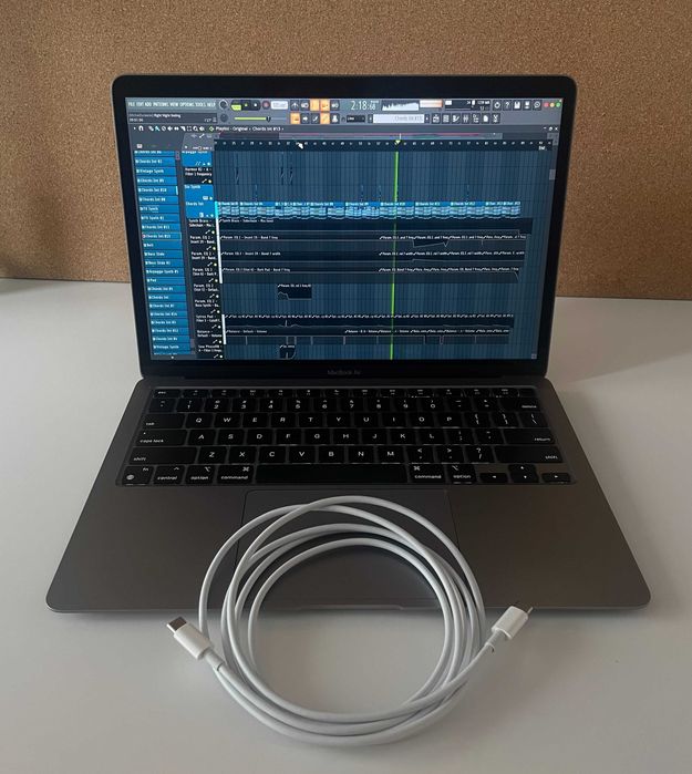Macbook Air 13" M1 (8/256GB)