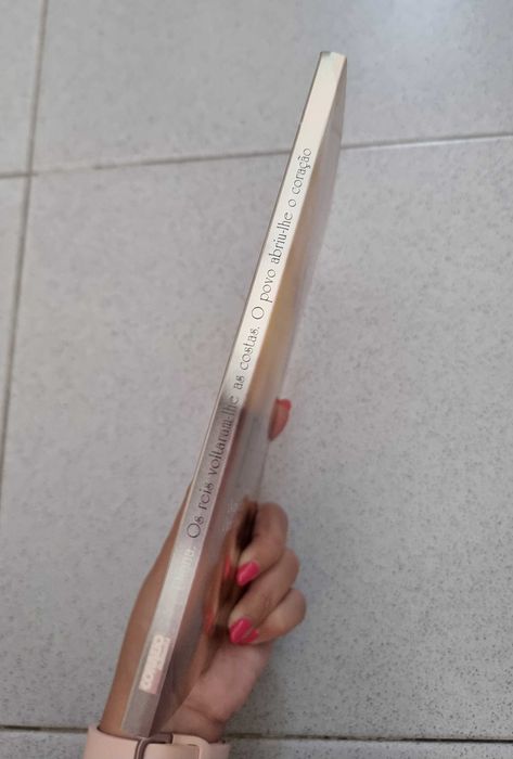 Livro "Diana" da coleção Correio da Manhã