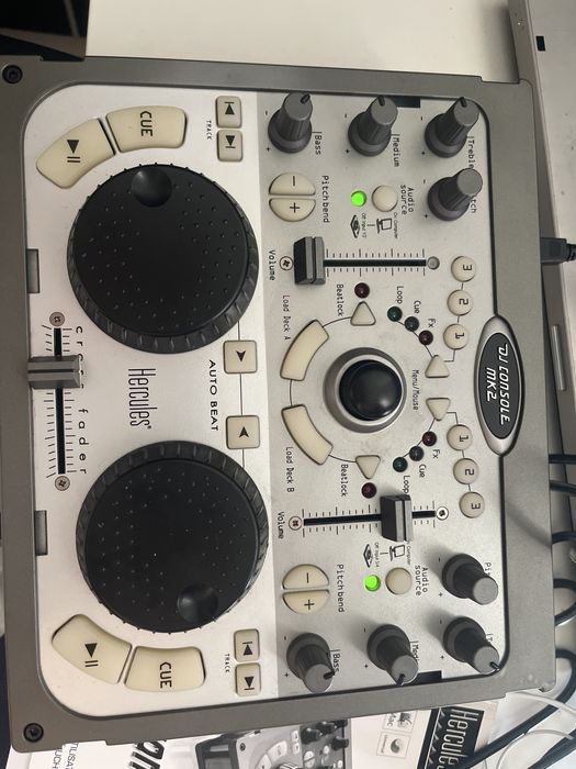 Mesa de DJ hercules MK2