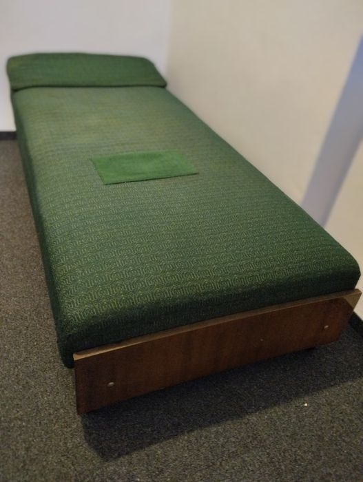 Tapczan jednoosobowy że skrzynią