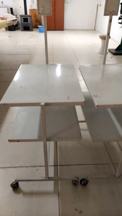 Carrinhos de transporte de peças