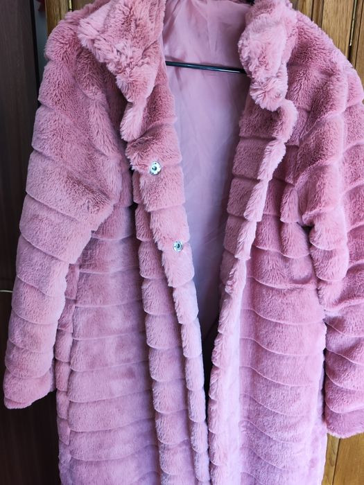 Casaco de pêlo rosa de senhora