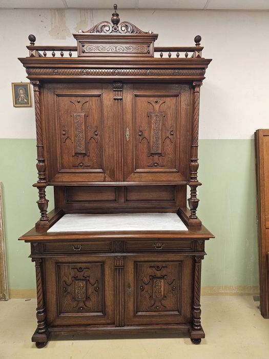 Kredens eklektyczny z przełomu XIX i XX wieku