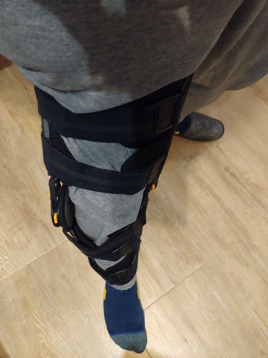 Orteza stabilizator stawu  kolanowego.