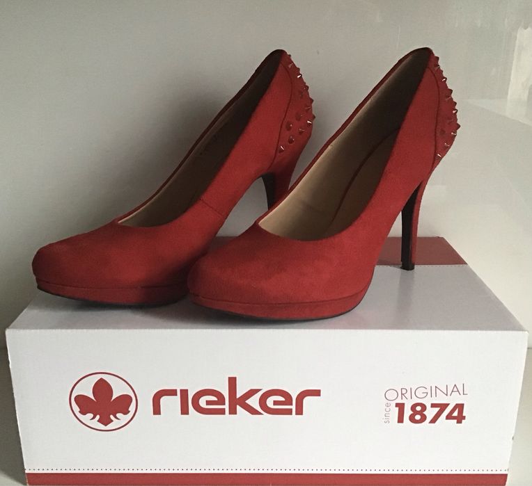 Piękne czerwone zamszowe szpilki na koturnie rozmiar 40 Graceland