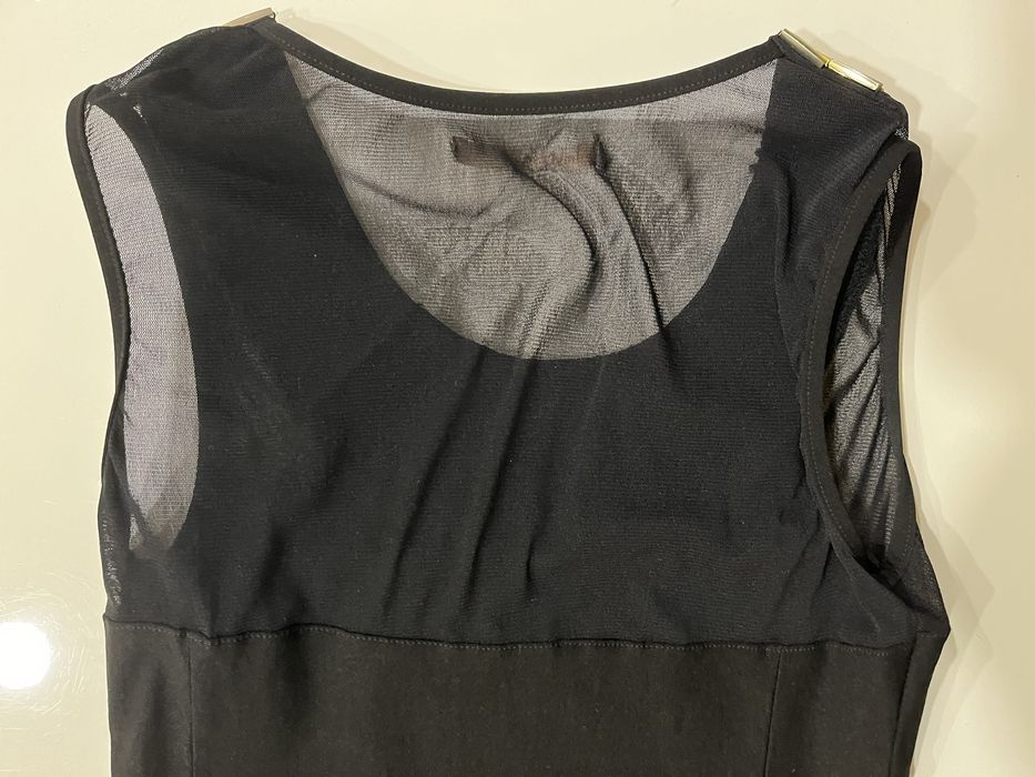 Vestido curto preto, gola dourada, tam. S