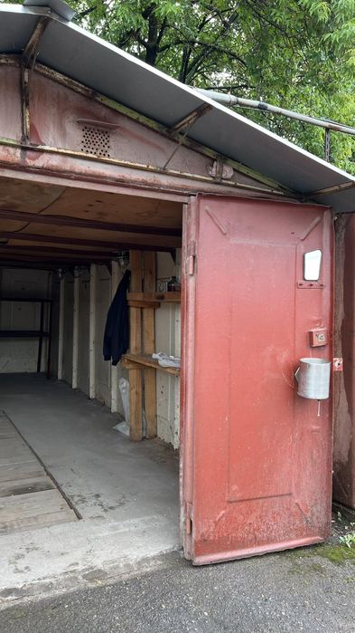 Продам металевий гараж. Торг!