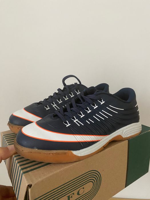 Halówki sportowe, buty do piłki nożnej, r. 30 (20 cm)