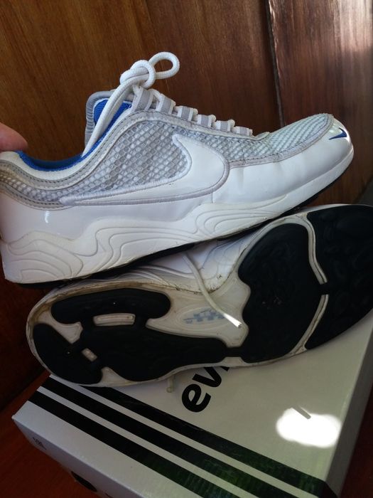 Чоловічі кросівки