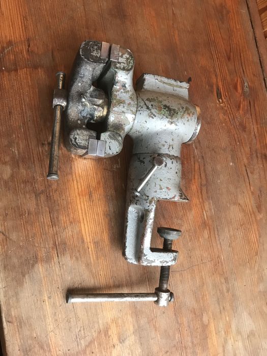 Тиски б/у Лещята виробництво СССР