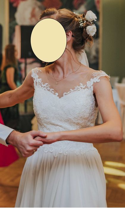 Skromna, lekka, romantyczna suknia ślubna – rozmiar 36