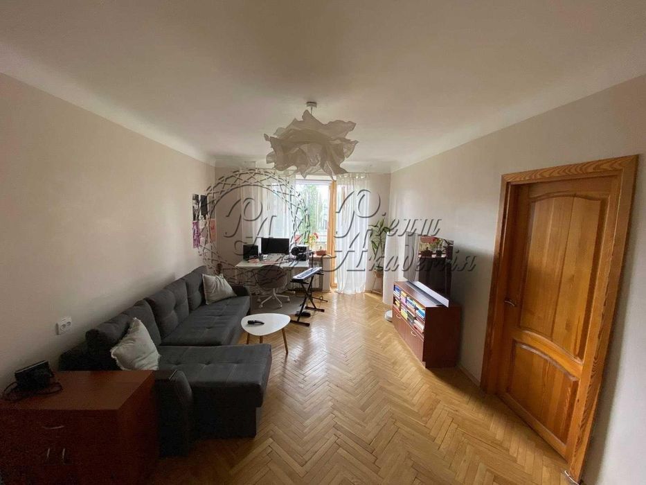 Продаж 4-кімн квартири на вул. Мирослава Поповича, 21