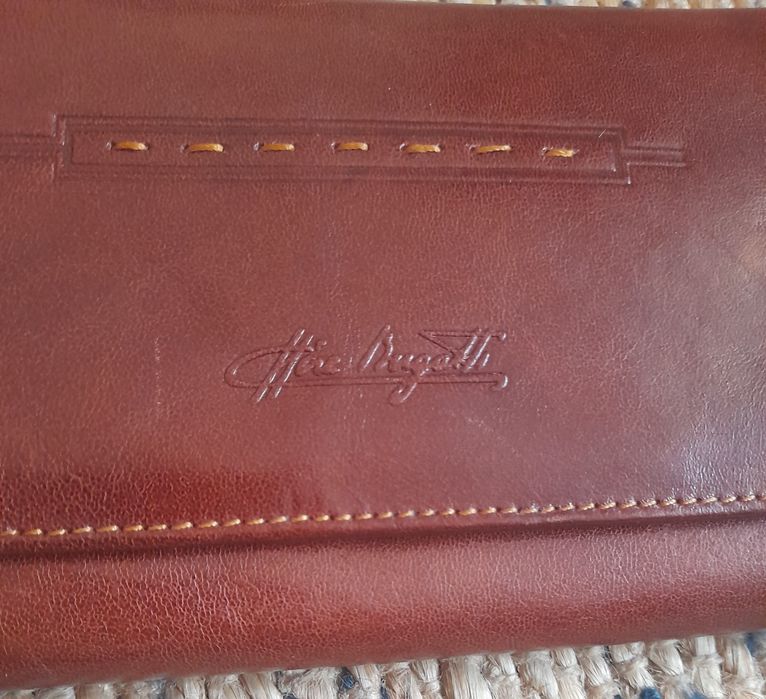 Carteira em pele nova Bugatti