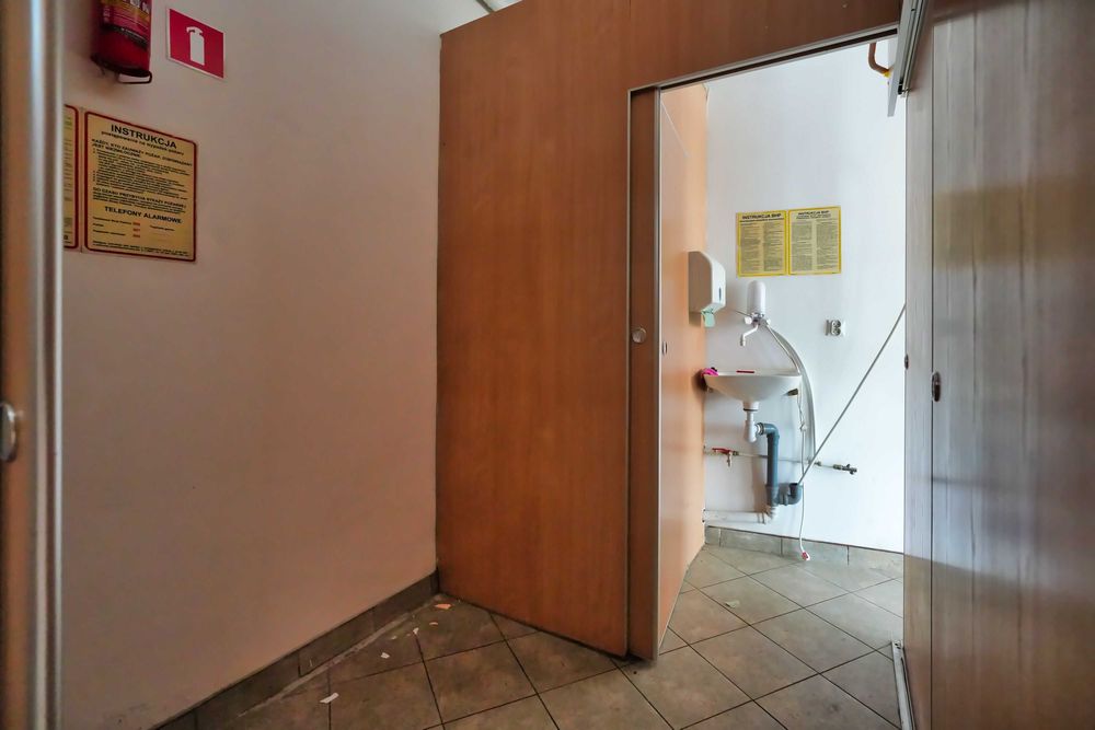 Lokal usługowy w świetnej lokalizacji - róg Floriańska i 3 Maja