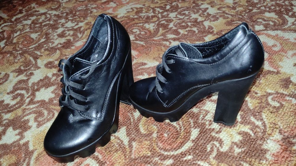 Туфлі жіночі кожані