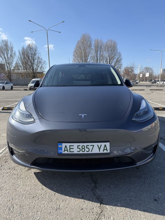 Tesla model Y Performance