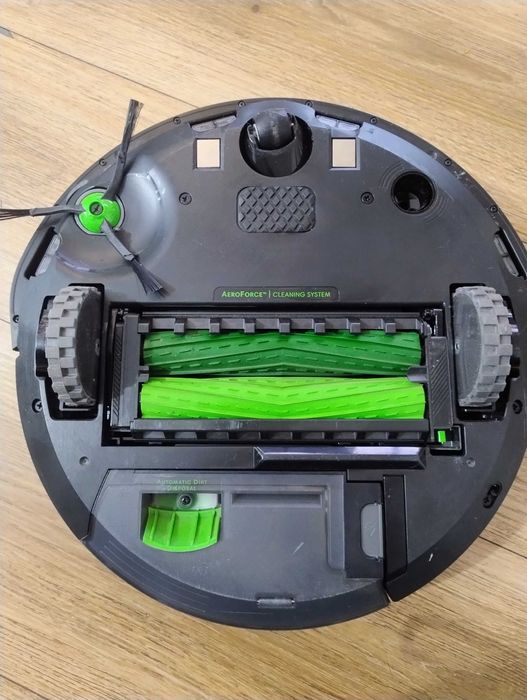 iRobot Roomba i5 ze stacją na gwarancji do 28.08.2028r