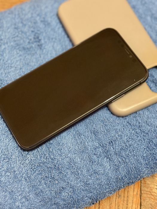 Продается недорого на iPhone 11