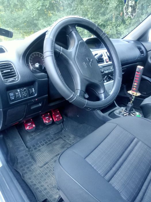 Накладки на педалі авто