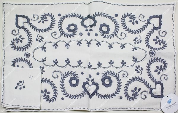 Individual com Bordado de Viana feito à mão