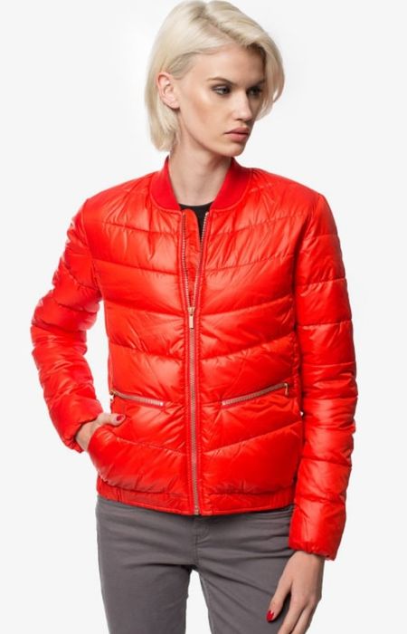 Куртка для дівчинки.