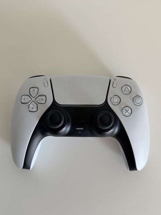 PS5 Standard 825GB c/ 1 comando