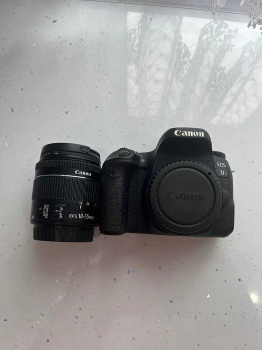 Фотоапарат Canon EOS 77d + об'єктив STM 18-55mm 4-5.6f