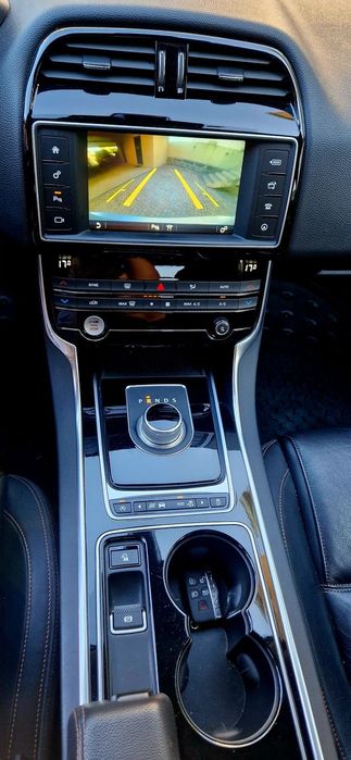 Jaguar XE 2.0 D Prestige Aut.