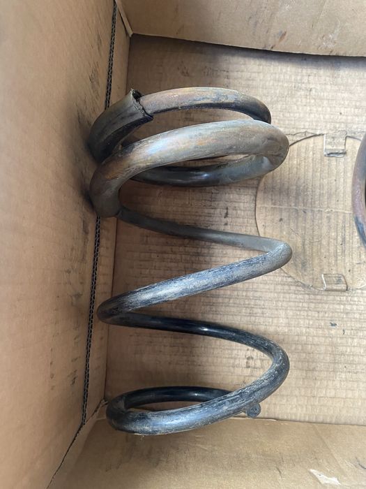 Mola frontal orginal já rebaixada Golf 7 1.6