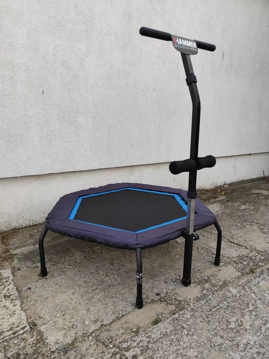 Trampolina do ćwiczeń z regulowanym uchwytem fitness