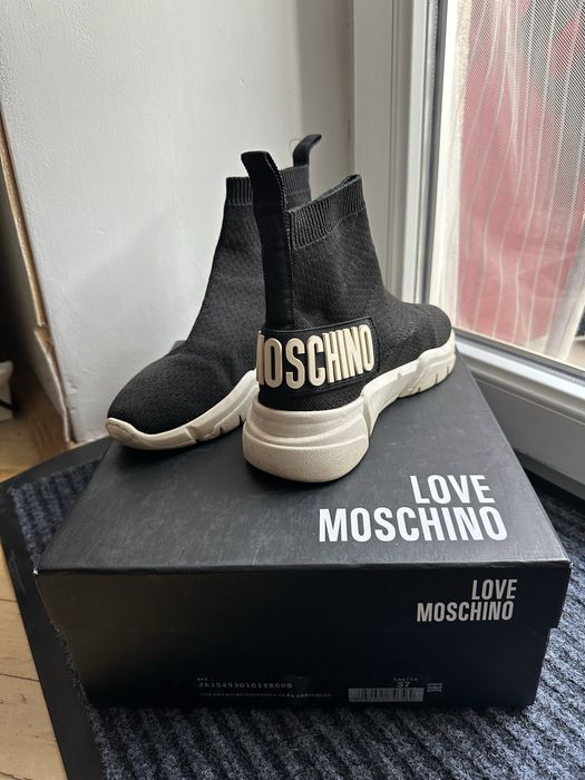 Оригінальні кросівки, снікерси love moschino
