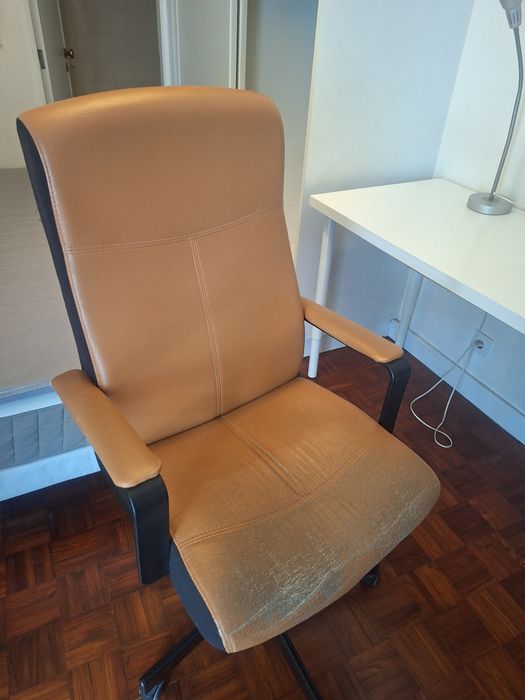 cadeira de secretaria em pele - ikea