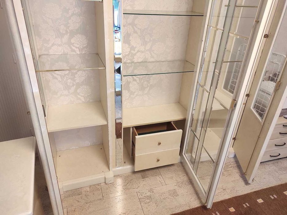 Witryna serwantka włoska ecru imitacja marmuru