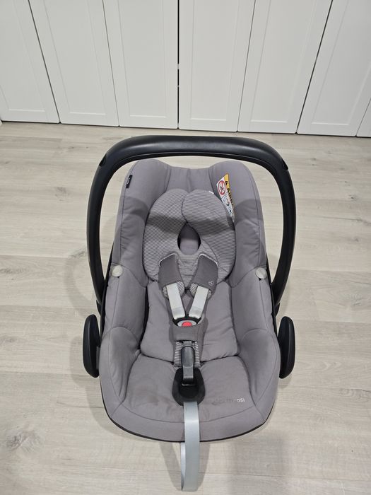Maxi cosi Pebble + Family Fix