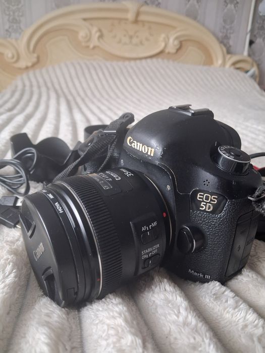 Фотоаппарат Canon 5D Mark III