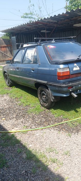Продам Renault 11  бензин
