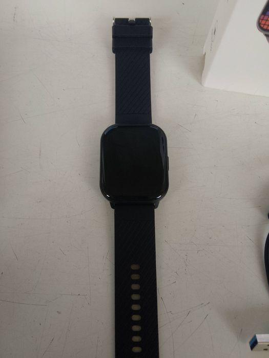 Smartwatch czarny