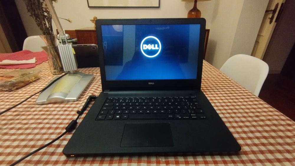 Portátil Dell Inspiron 14