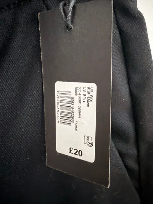 Spodnie czarne garniturowe chłopak 134 cm
