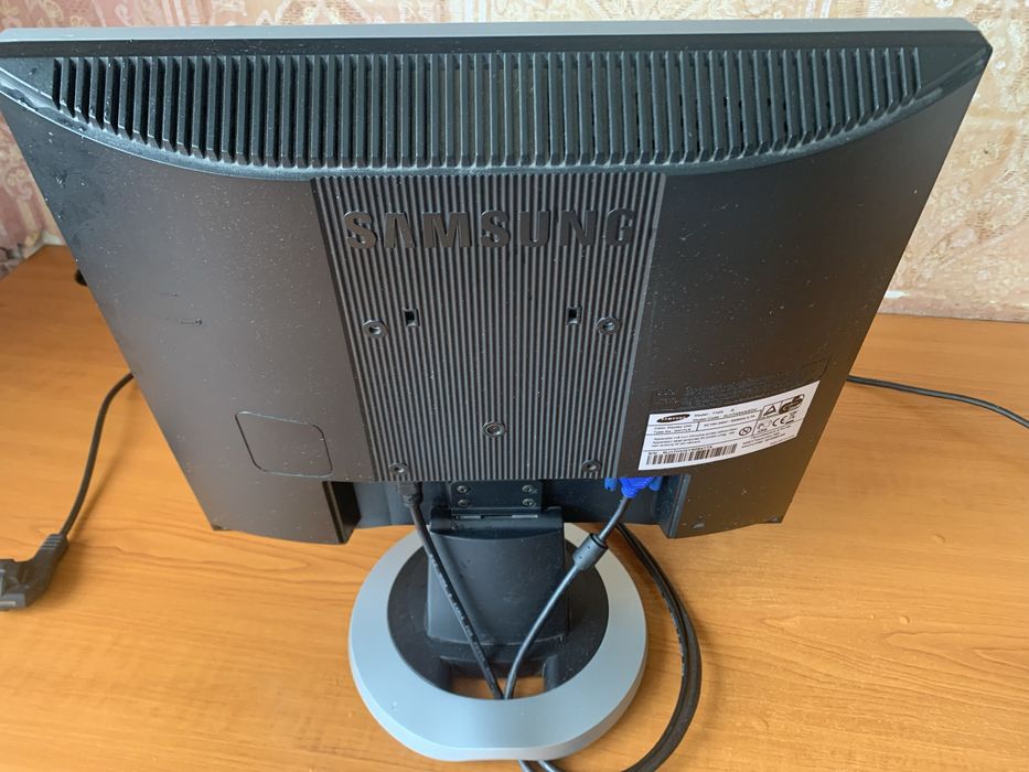 Монітор 17" Samsung 710N