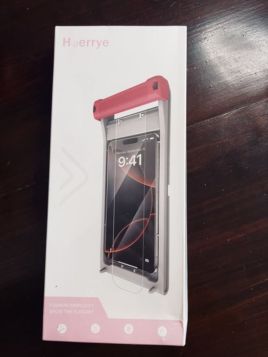 захисне скло бренду Hoerrye для iPhone 17 Pro Max.