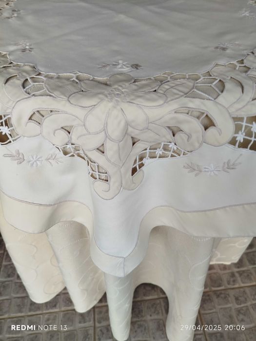 Toalha em bordado Richelieu