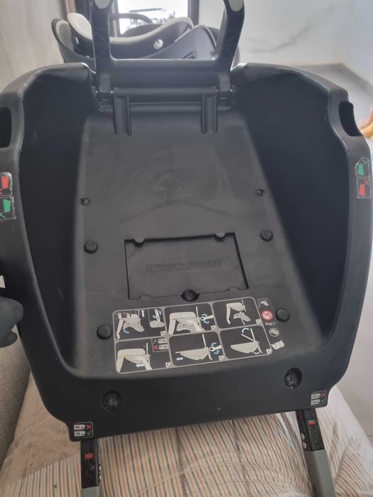 Carro bebé trio da Jané.