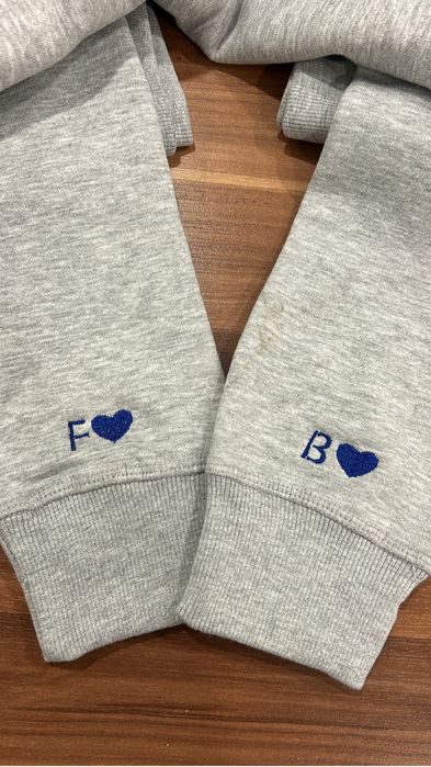 Batas, chapéus e lancheiras bordadas